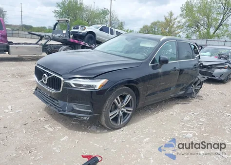 2021 Volvo Xc60 T5 Momentum z USA, uszkodzony, nr VIN YV4102RKXM1739748